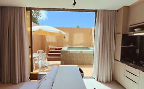 Flat FM20 Cabo Branco Piscina Privativa - By Almare